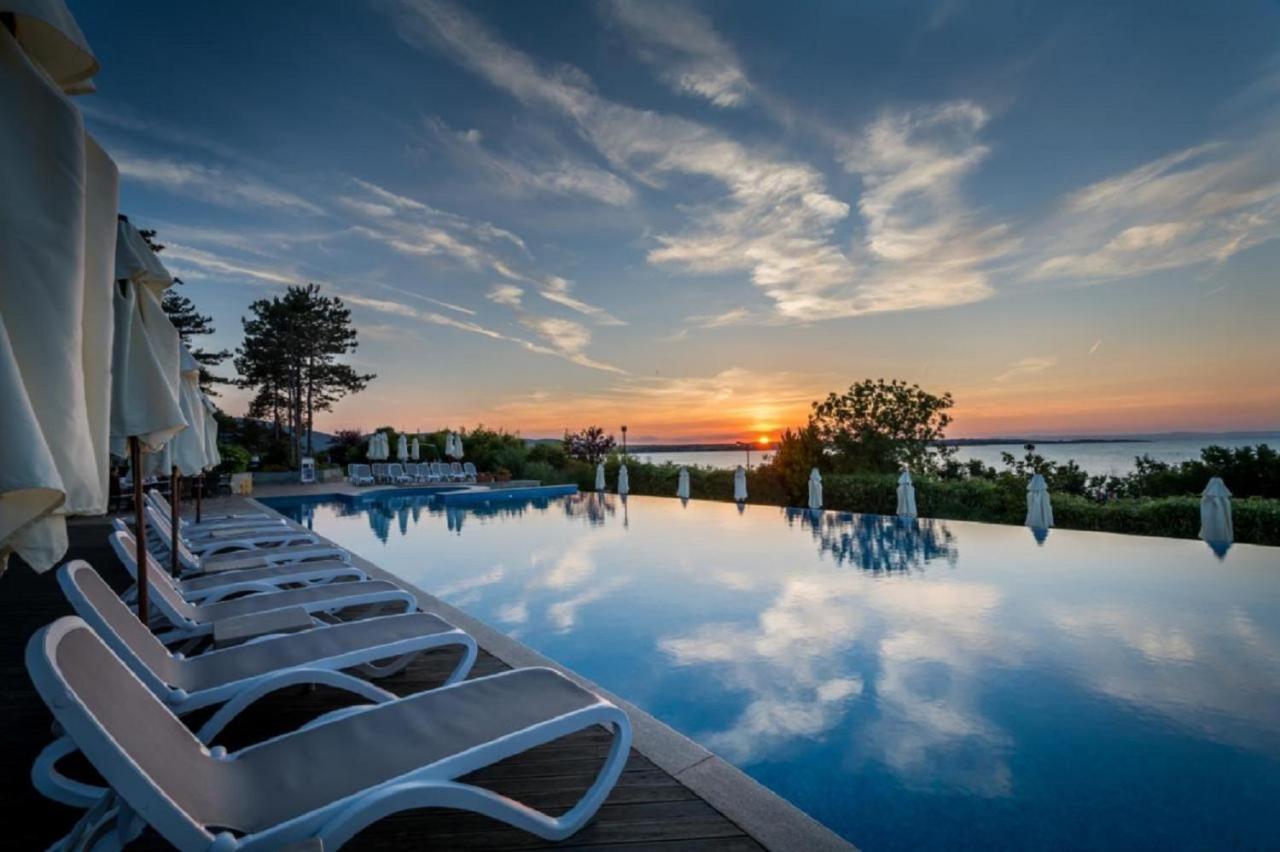 Eve Santa Marina Apartments - Sea, Pools, Relax Созополь Экстерьер фото